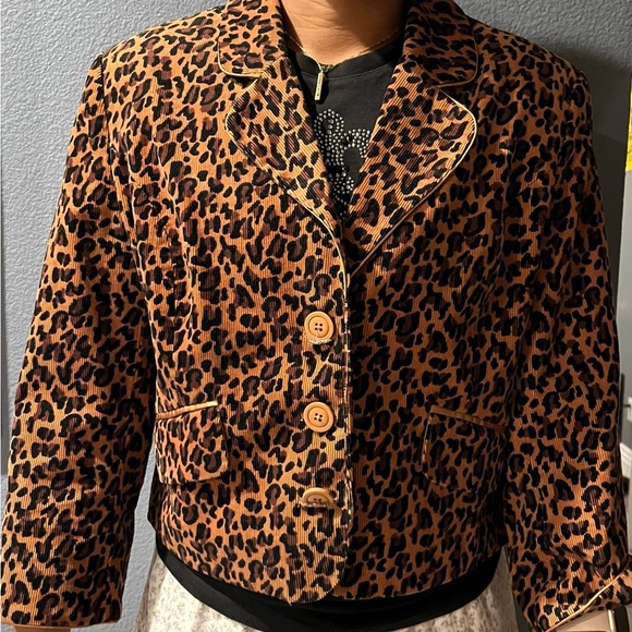Women’s crop leopard print jacket. Size 16 by Metro Style. Curduroy - Picture 7 of 7